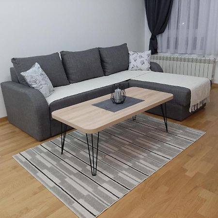 Apartman Viaggio Sremska Mitrovica Eksteriør bilde