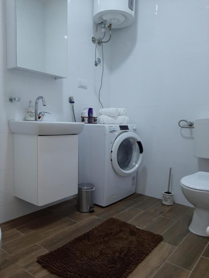 Apartman Viaggio Sremska Mitrovica Eksteriør bilde