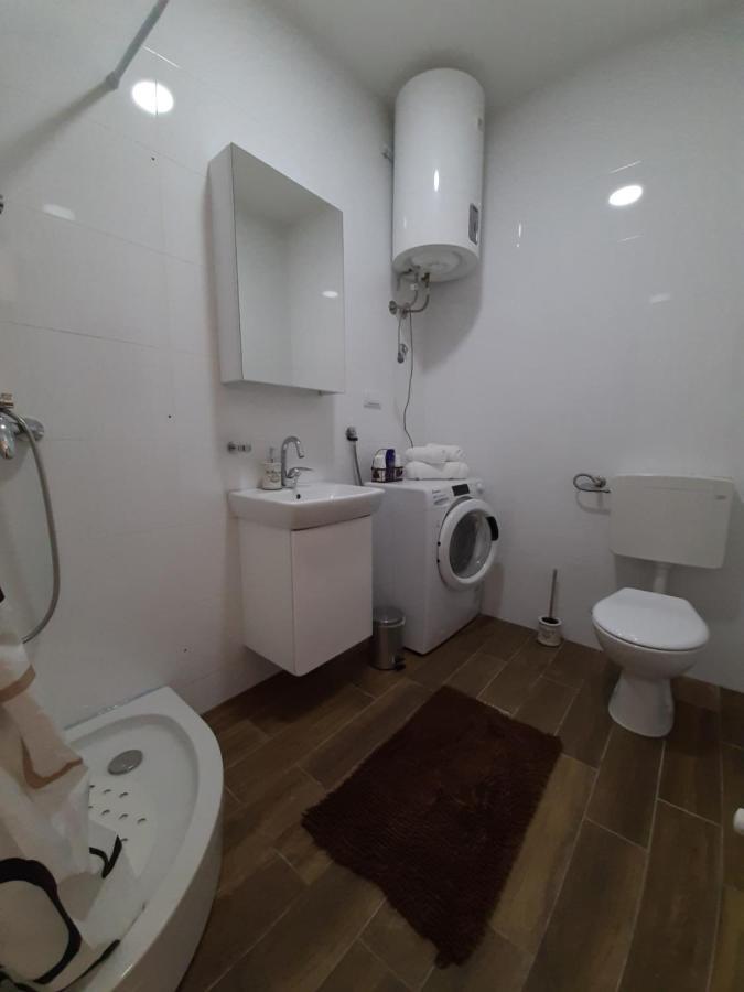 Apartman Viaggio Sremska Mitrovica Eksteriør bilde